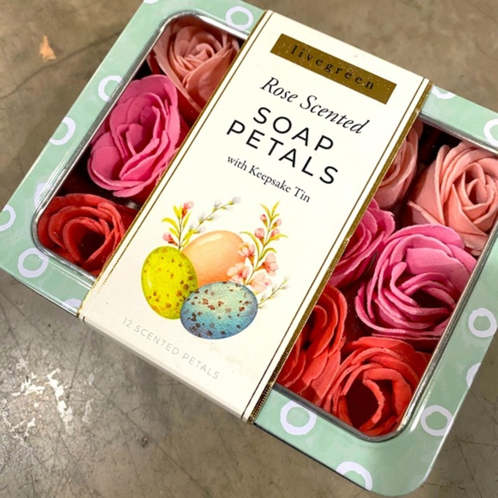 NWT🌹PRETTY PETALS of rose hip soaps🌹perfect for MOTHERS DAY!4 U or a friend